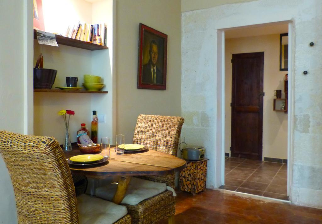 Les Remparts Apartment อาวีญง ภายนอก รูปภาพ