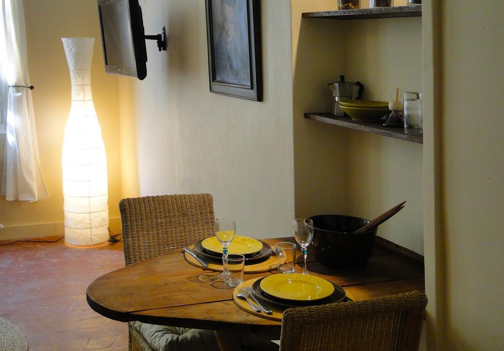 Les Remparts Apartment อาวีญง ภายนอก รูปภาพ